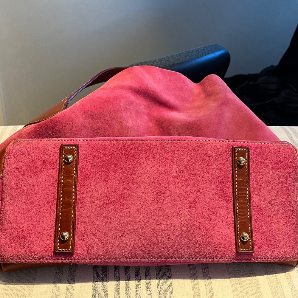 DOONEY & BOURKE PINK SUEDE PURSE - Picture 6 of 16